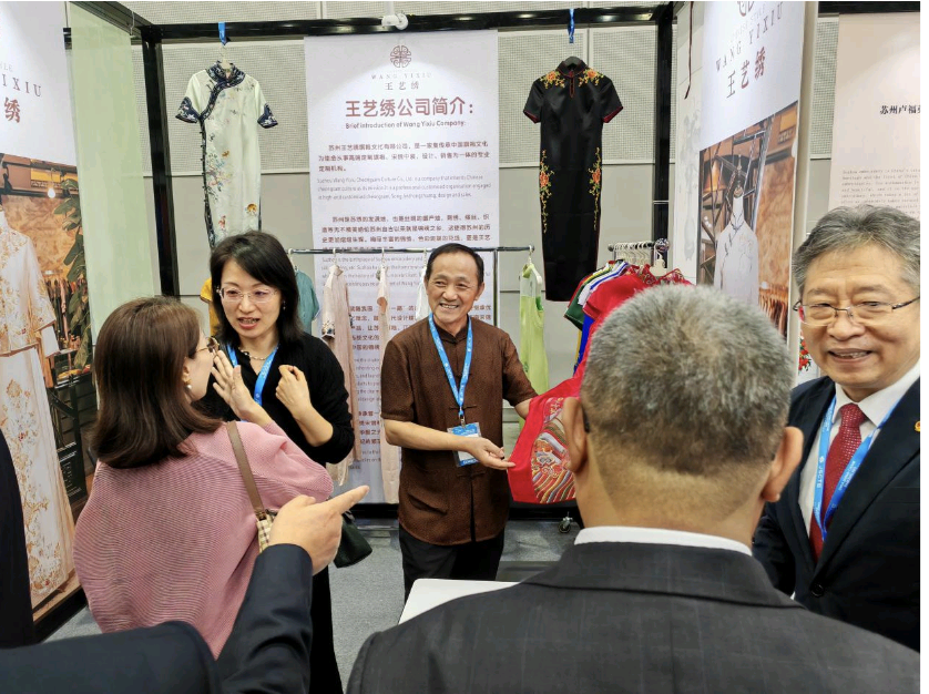 苏州王艺绣旗袍文化有限公司创始人--王成义给全国人民拜年了！