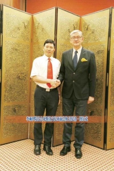 当代中医事业创新与发展奠基人 —— 李乘伊教授